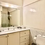 Nano With Fireplace And Next The Centre *
