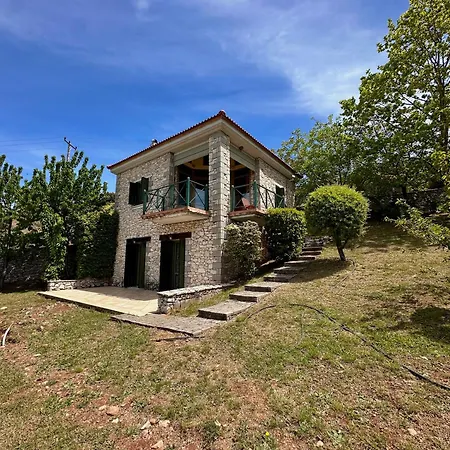 Nano στο βουνό με τζάκι Villa