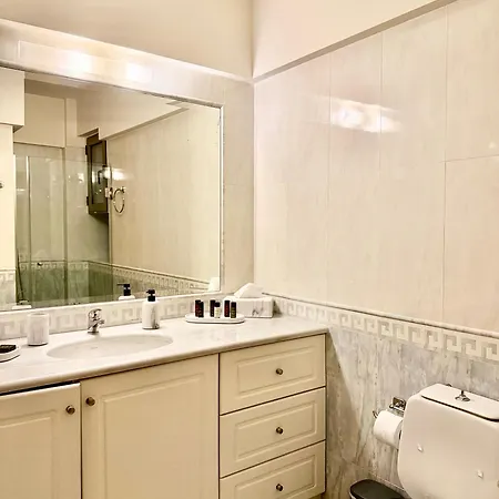 Nano With Fireplace And Next The Centre *