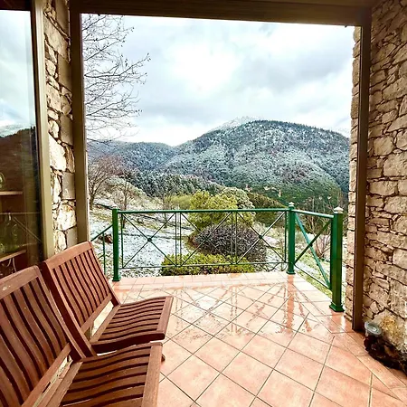Nano στο βουνό με τζάκι Villa Kalavryta