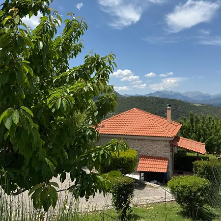 Willa Nano στο βουνό με τζάκι *
