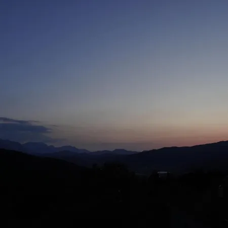 Nano στο βουνό με τζάκι