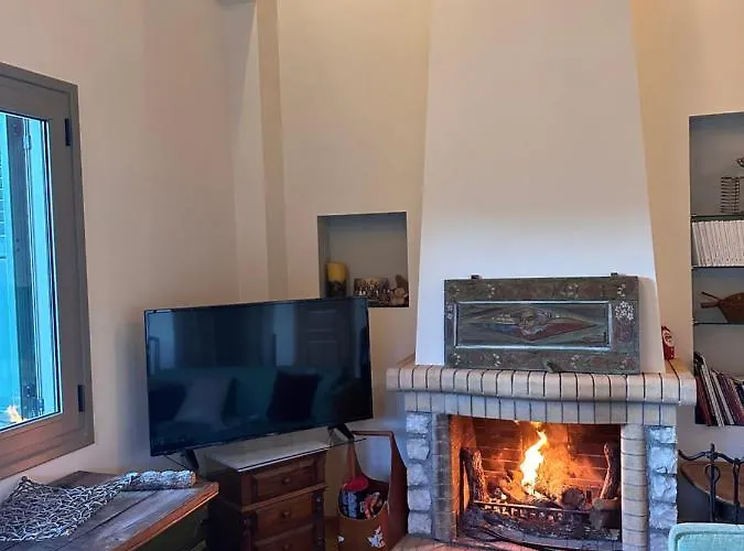 Nano With Fireplace And Next The Centre * Калаврита